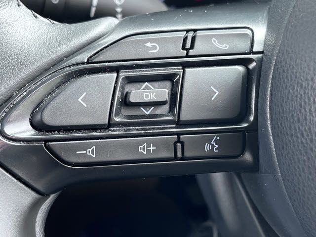 TOYOTA YARIS CROSS HYBRID 2023 Image 31