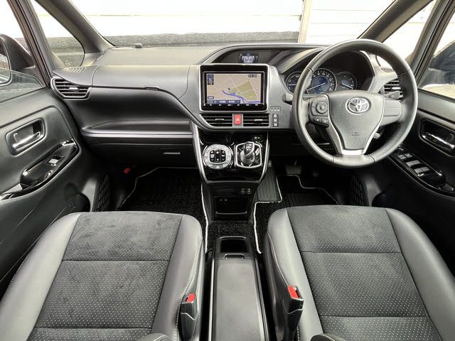 TOYOTA VOXY HYBRID 2021 Image 31