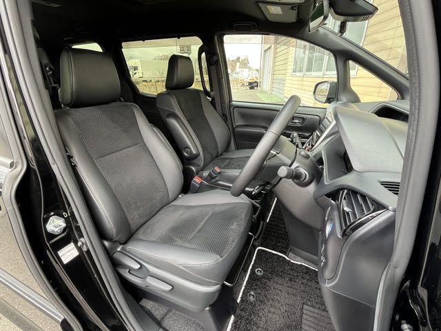 TOYOTA VOXY HYBRID 2021 Image 31