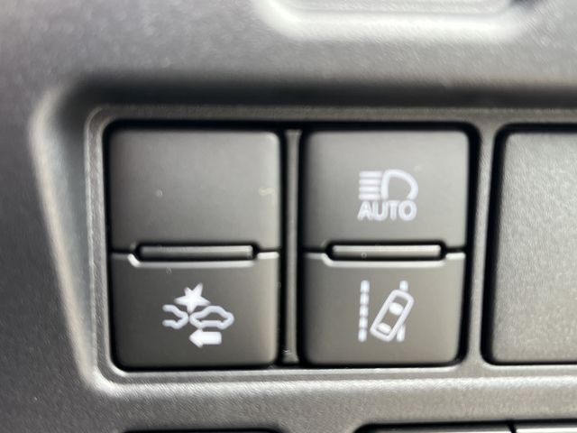 TOYOTA VOXY HYBRID 2021 Image 31