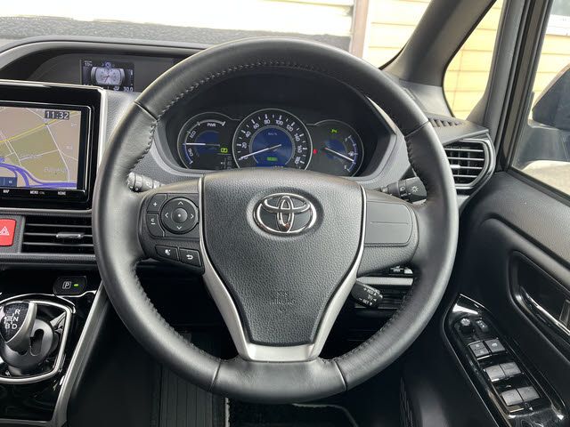 TOYOTA VOXY HYBRID 2021 Image 31