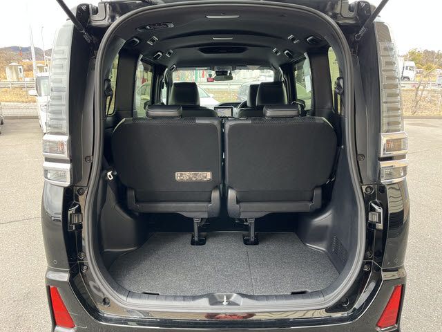 TOYOTA VOXY HYBRID 2021 Image 31