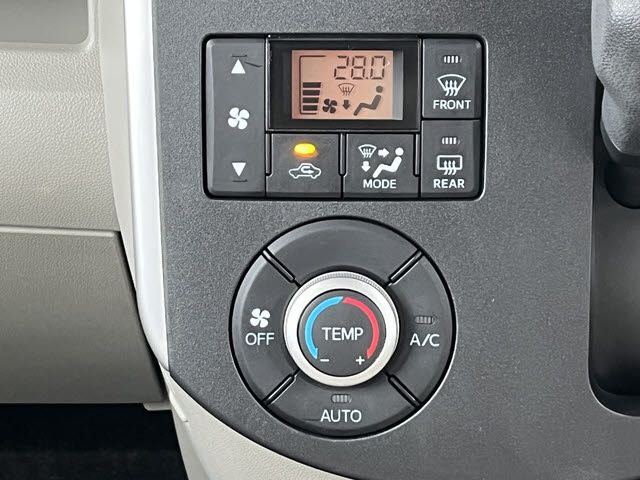 DAIHATSU TANTO 2015 Image 31