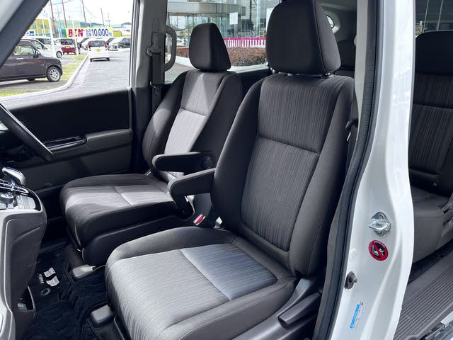 HONDA FREED HYBRID 2017 Image 31