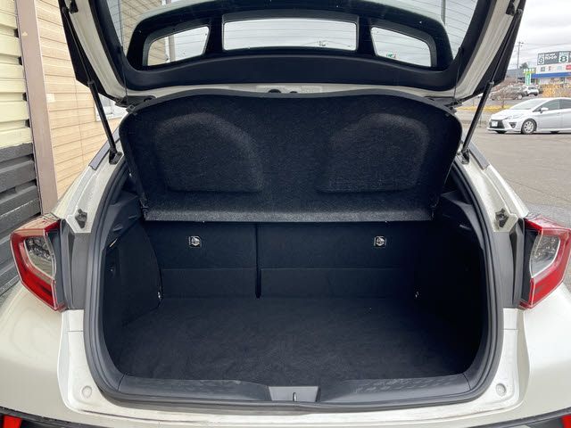 TOYOTA C-HR 2019 Image 31