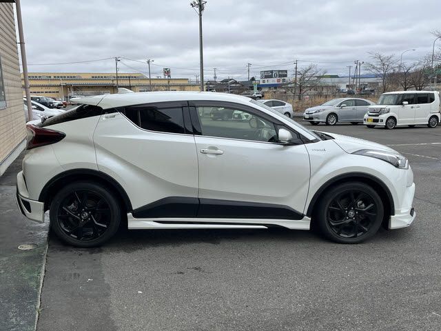 TOYOTA C-HR 2019 Image 31