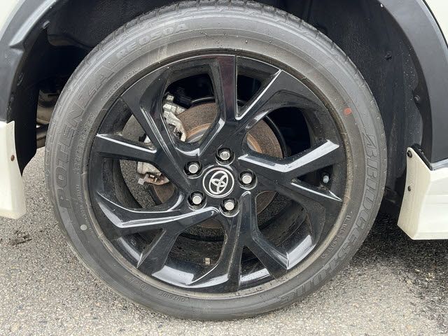 TOYOTA C-HR 2019 Image 31