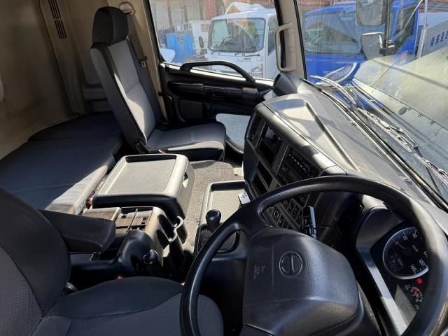 HINO PROFIA 2012 Image 31