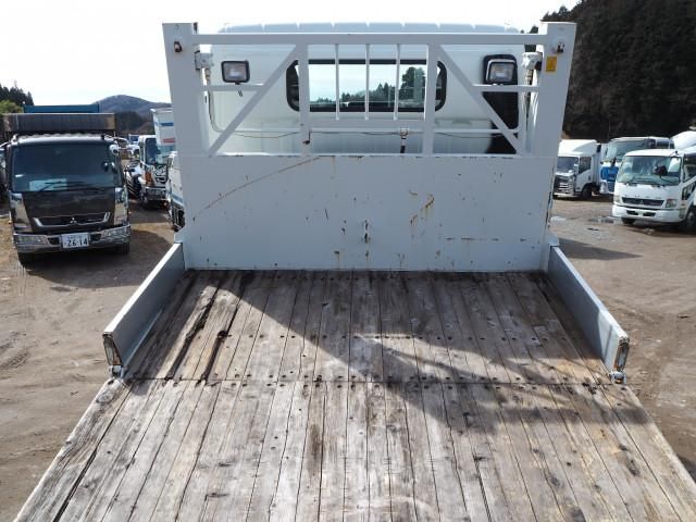 MITSUBISHI CANTER 2018 Image 31