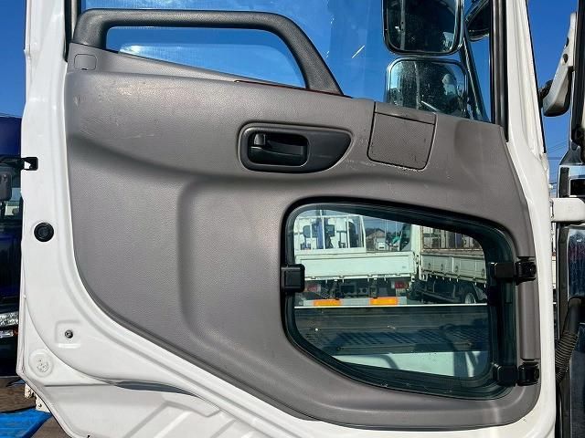 NISSAN DIESEL QUON 2013 Image 31