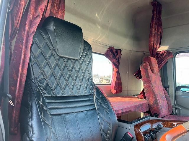 NISSAN DIESEL QUON 2013 Image 31