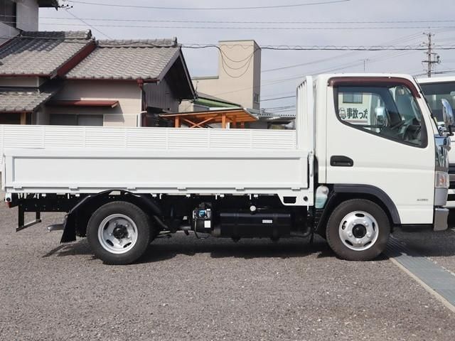 MITSUBISHI CANTER 2018 Image 31