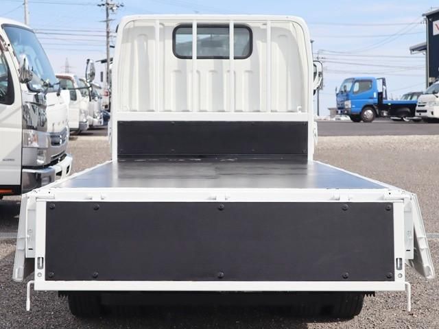 MITSUBISHI CANTER 2018 Image 31