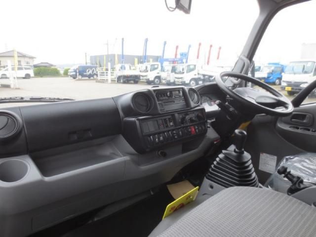 HINO DUTRO 2018 Image 31