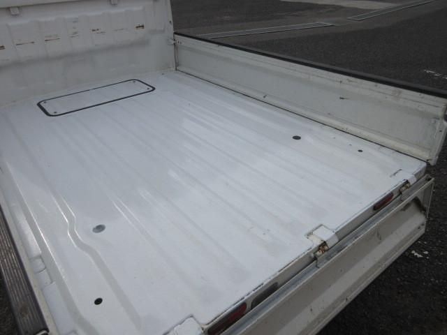 NISSAN CLIPPER TRUCK 2015 Image 31