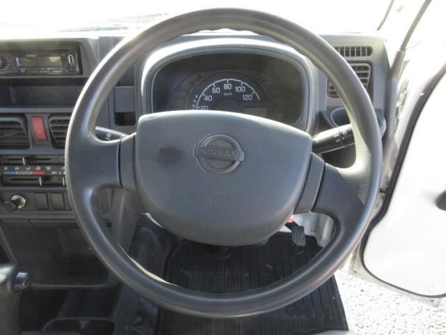 NISSAN CLIPPER TRUCK 2015 Image 31