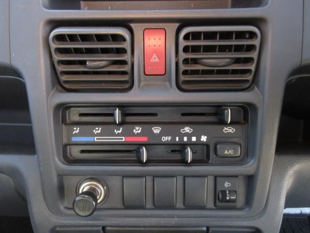 NISSAN CLIPPER TRUCK 2015 Image 31