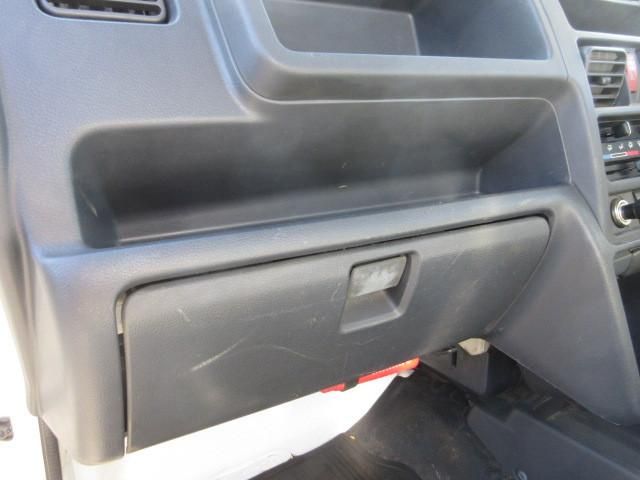 NISSAN CLIPPER TRUCK 2015 Image 31