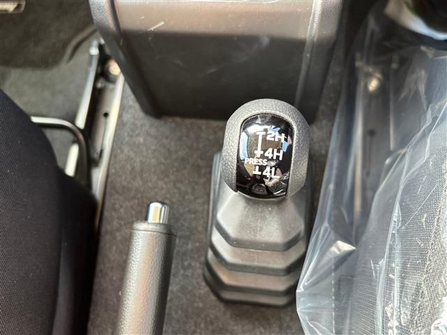 SUZUKI JIMNY 4WD 2023 Image 31