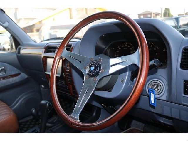 TOYOTA LANDCRUISER PRADO 2001 Image 31