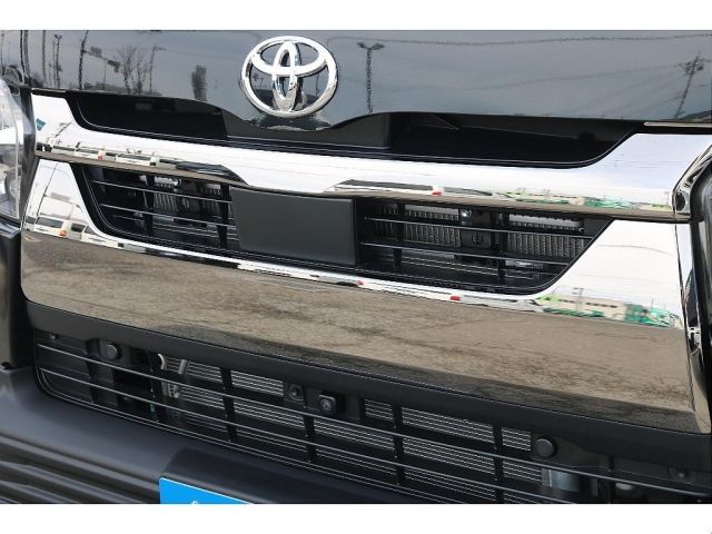 TOYOTA HIACE VAN 4WD 2026 Image 31