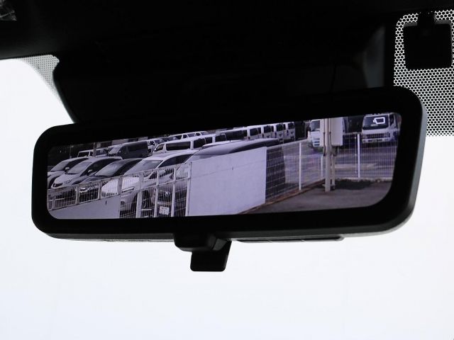 TOYOTA HIACE VAN 4WD 2022 Image 31