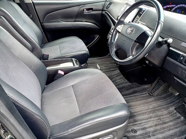 TOYOTA ESTIMA 2013 Image 31