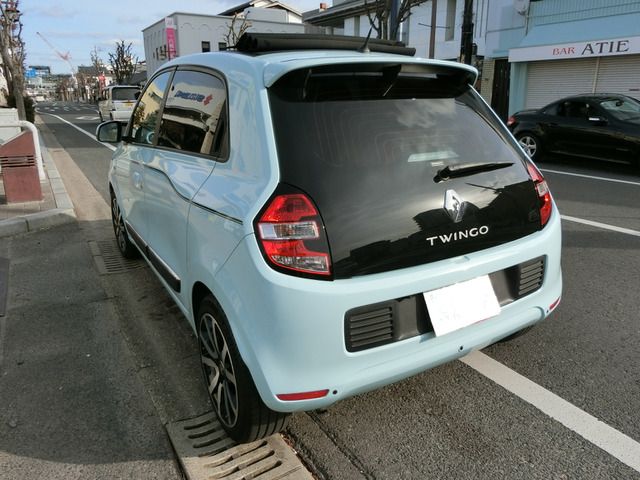 RENAULT TWINGO 2017 Image 31