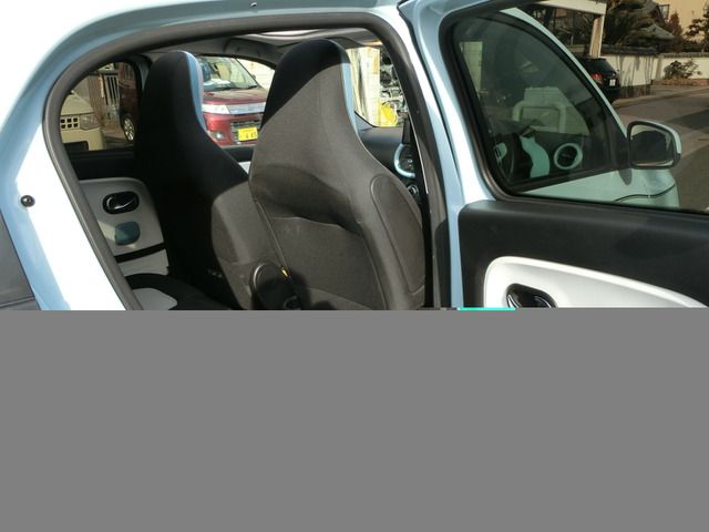 RENAULT TWINGO 2017 Image 31