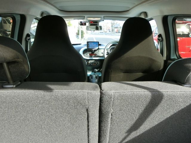 RENAULT TWINGO 2017 Image 31