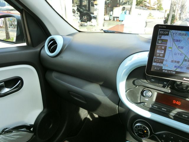 RENAULT TWINGO 2017 Image 31