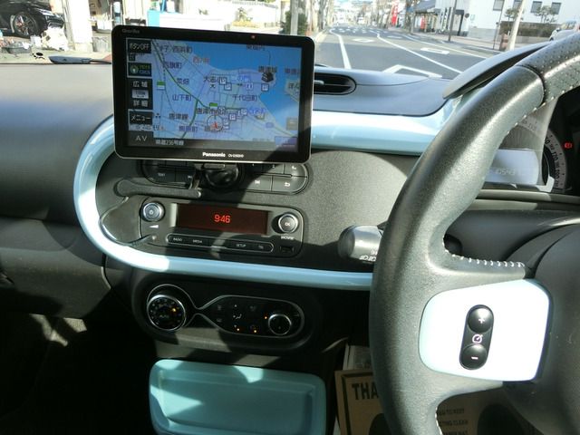 RENAULT TWINGO 2017 Image 31