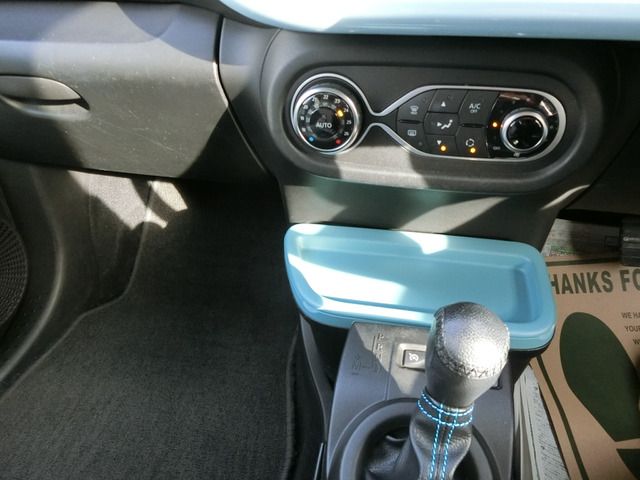 RENAULT TWINGO 2017 Image 31