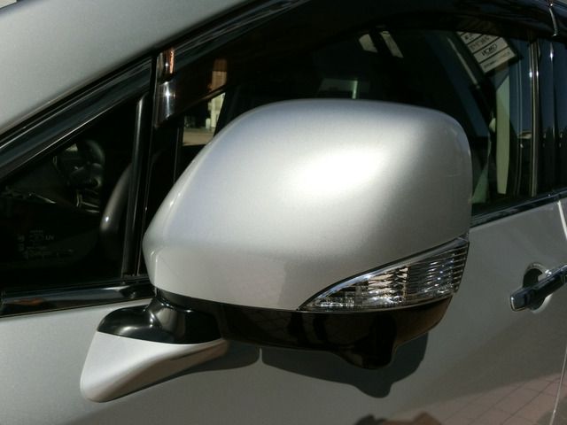 NISSAN ELGRAND 2011 Image 31