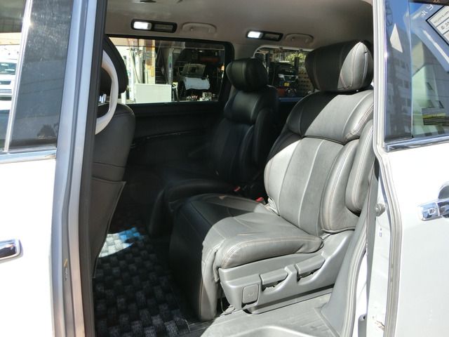 NISSAN ELGRAND 2011 Image 31