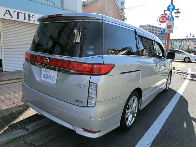 NISSAN ELGRAND 2011 Image 31