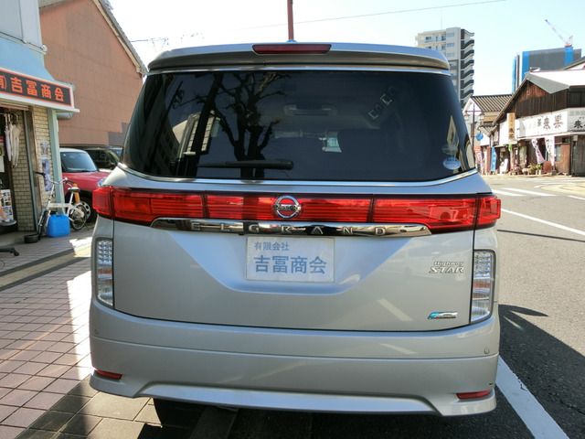 NISSAN ELGRAND 2011 Image 31