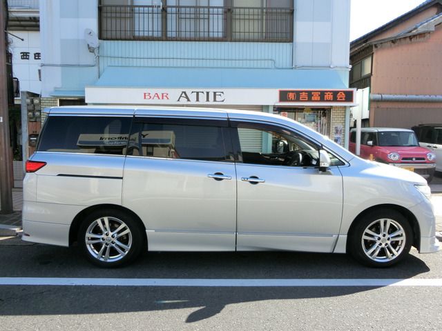 NISSAN ELGRAND 2011 Image 31