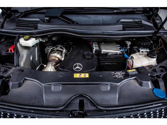 MERCEDES BENZ V CLAS 2023 Image 31