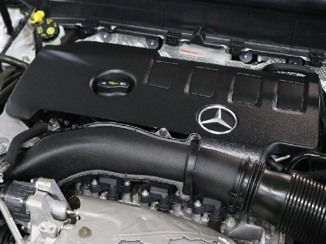 MERCEDES BENZ GLB 2021 Image 31