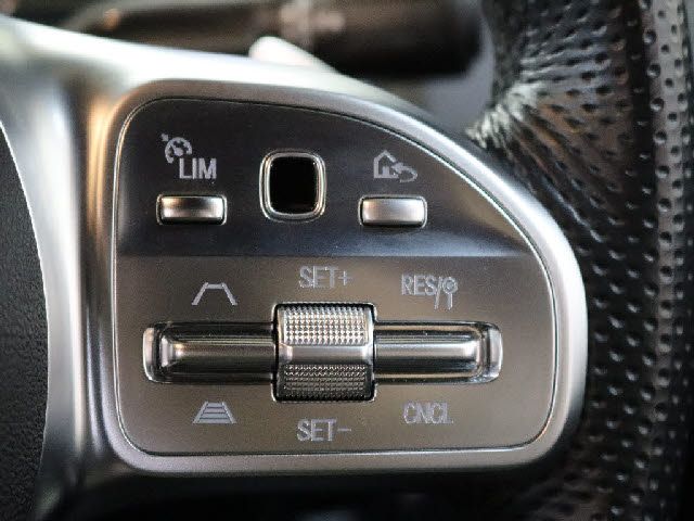 MERCEDES BENZ GLB 2021 Image 31