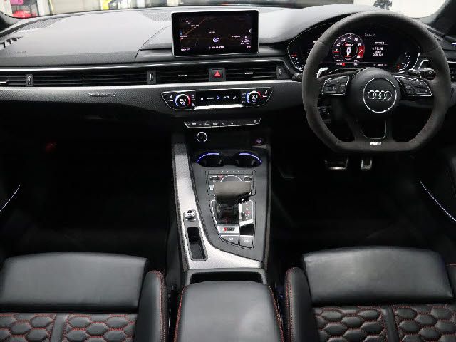 AUDI RS4 AVANT 2019 Image 31