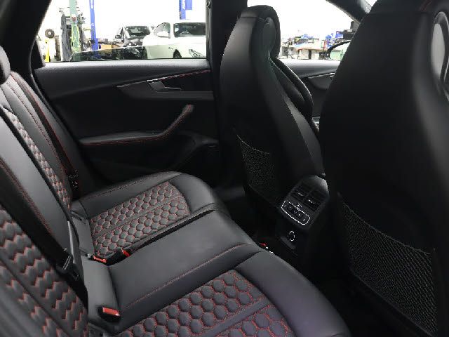 AUDI RS4 AVANT 2019 Image 31