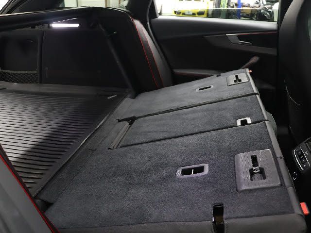 AUDI RS4 AVANT 2019 Image 31