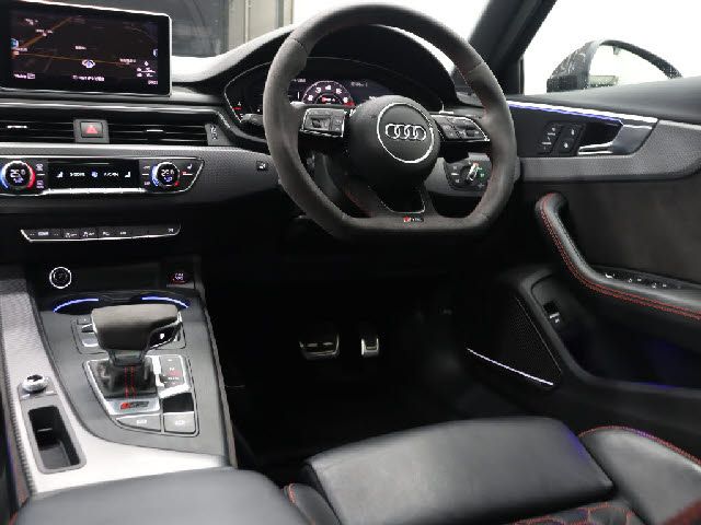 AUDI RS4 AVANT 2019 Image 31