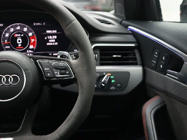 AUDI RS4 AVANT 2019 Image 31