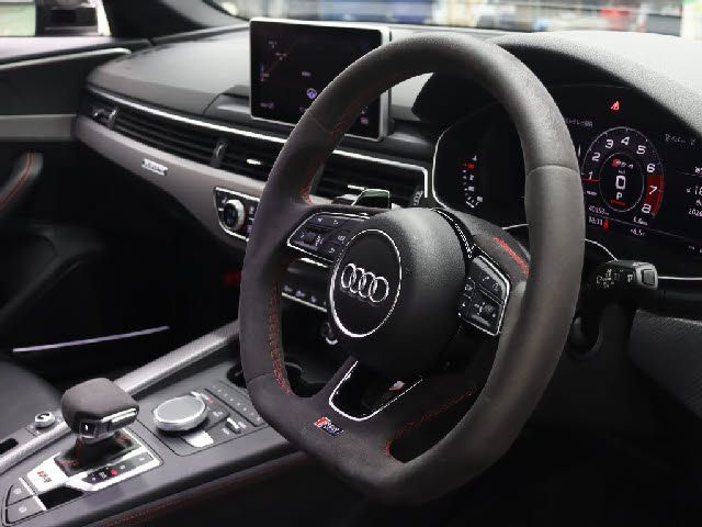 AUDI RS4 AVANT 2019 Image 31