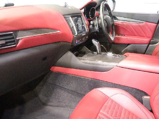 MASERATI LEVANTE 2019 Image 31