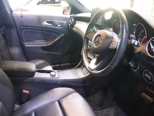 MERCEDES BENZ GLA CL 2018 Image 31