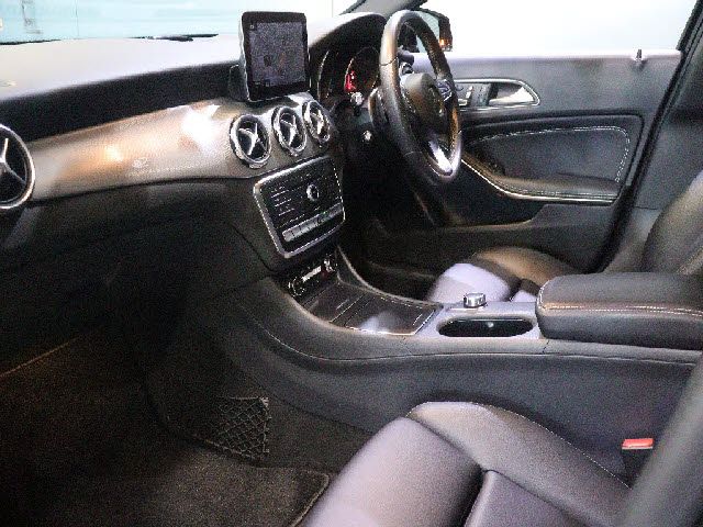 MERCEDES BENZ GLA CL 2018 Image 31